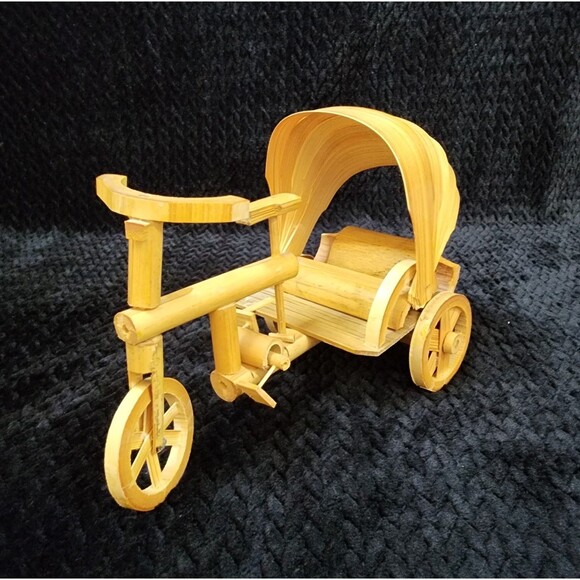 Vintage Bamboo Rickshaw Model | Handcrafted Decorative Tricycle Cart Collectible - Picture 3 of 7
